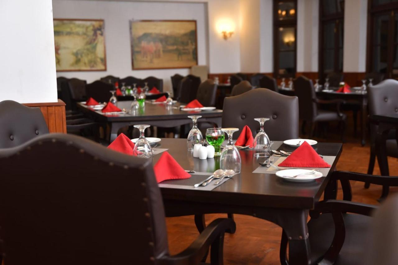 Nuwara Eliya Golf Club Hotell Exteriör bild